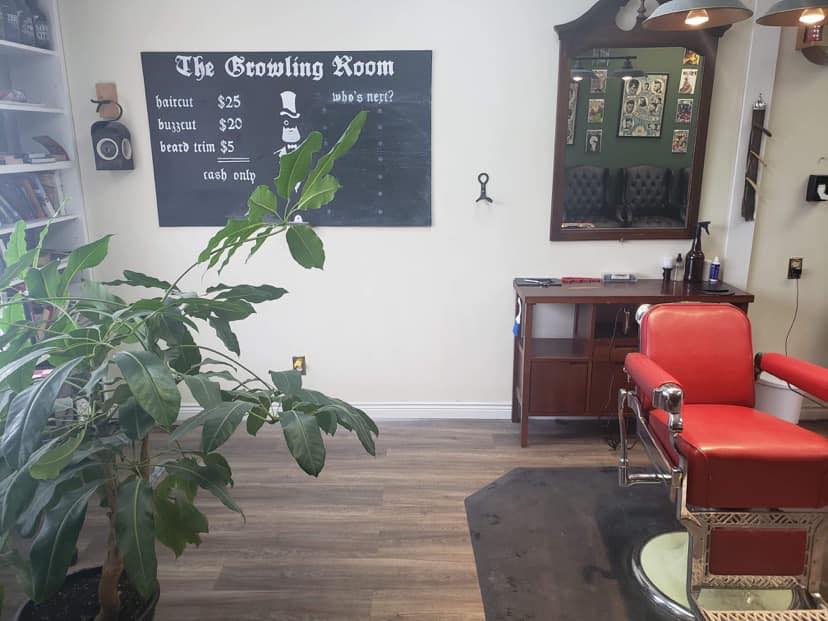 The Growling Room detail