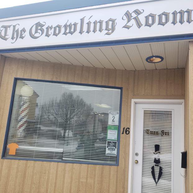 The Growling Room detail